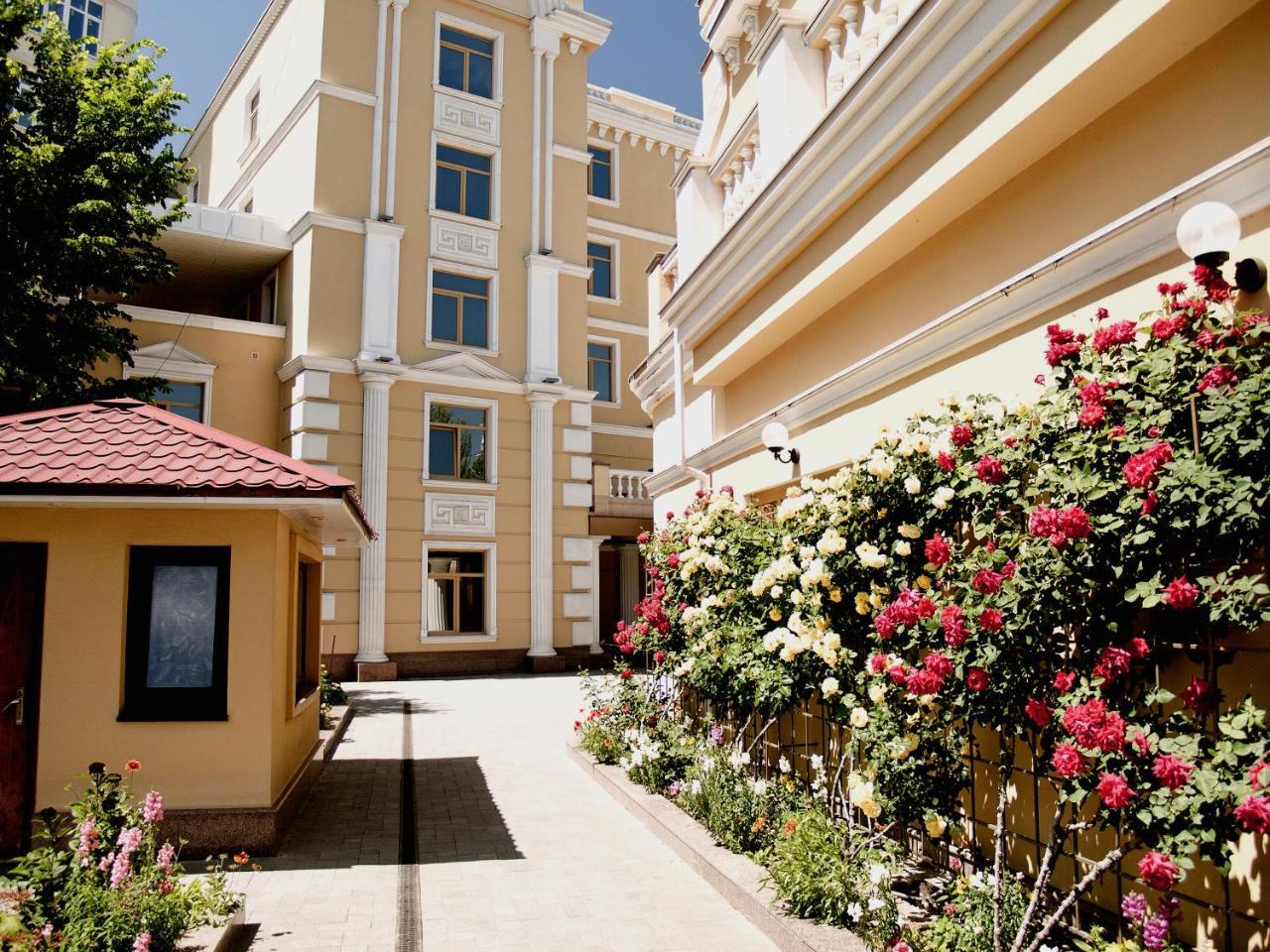 אודסה Grand Otrada Hotel Resort & Spa מראה חיצוני תמונה